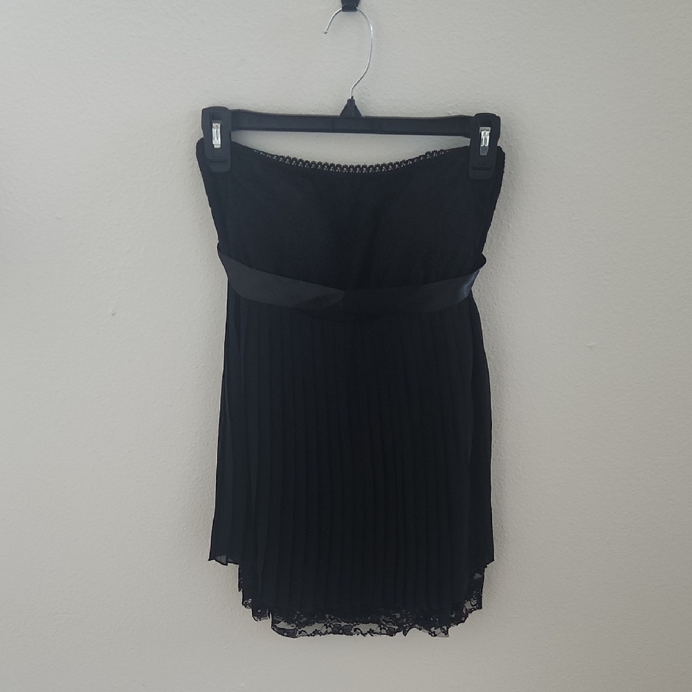 Dangerous Beauty Black Lace Tube Top